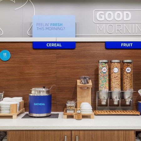 Holiday Inn Express & Suites - Cincinnati Ne - Red Bank Road By Ihg Εξωτερικό φωτογραφία