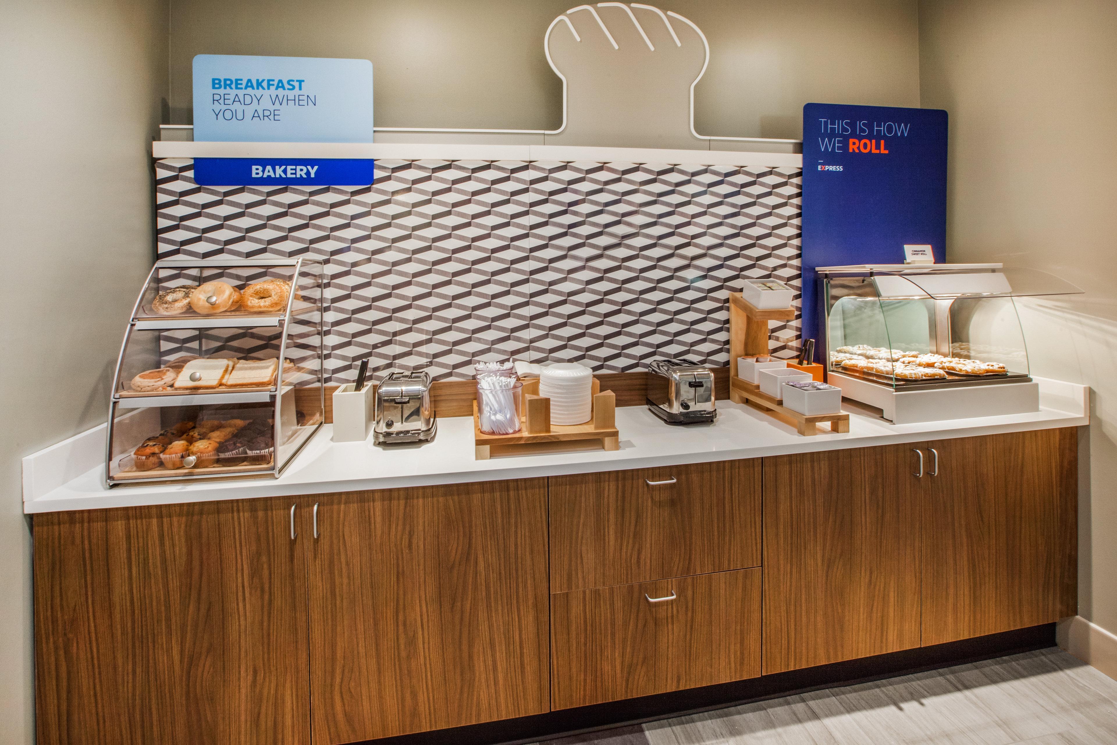 Holiday Inn Express & Suites - Cincinnati Ne - Red Bank Road By Ihg Εξωτερικό φωτογραφία